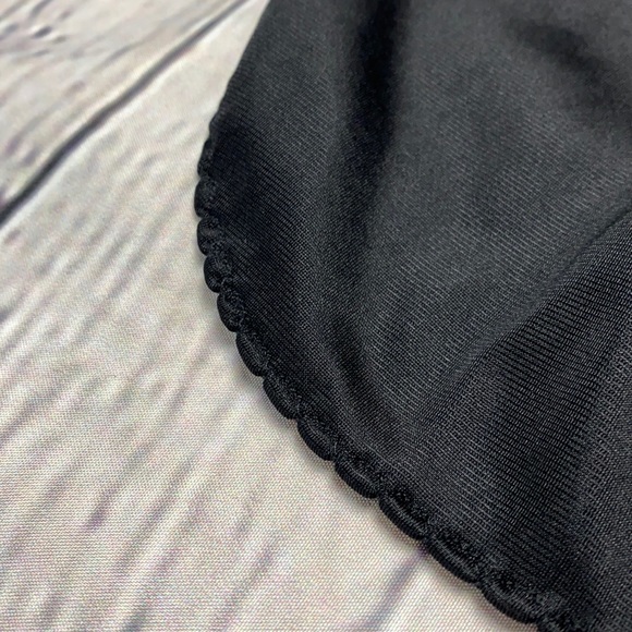 Vanity Fair Black Slip Size: Medium - Picture 16 of 16